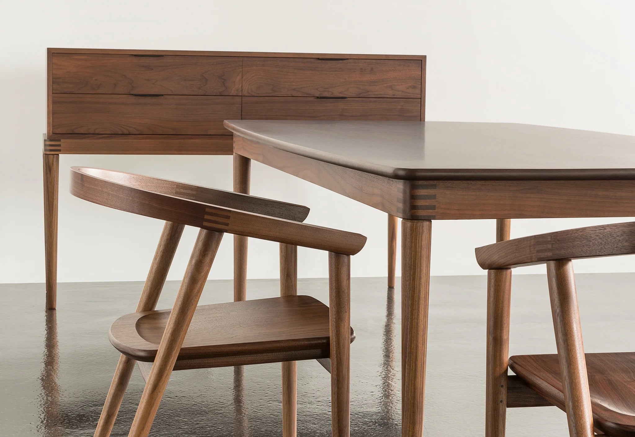 Bahut – Avec sa référence distincte au design moderne danois, le bahut incarne notre engagement durable à