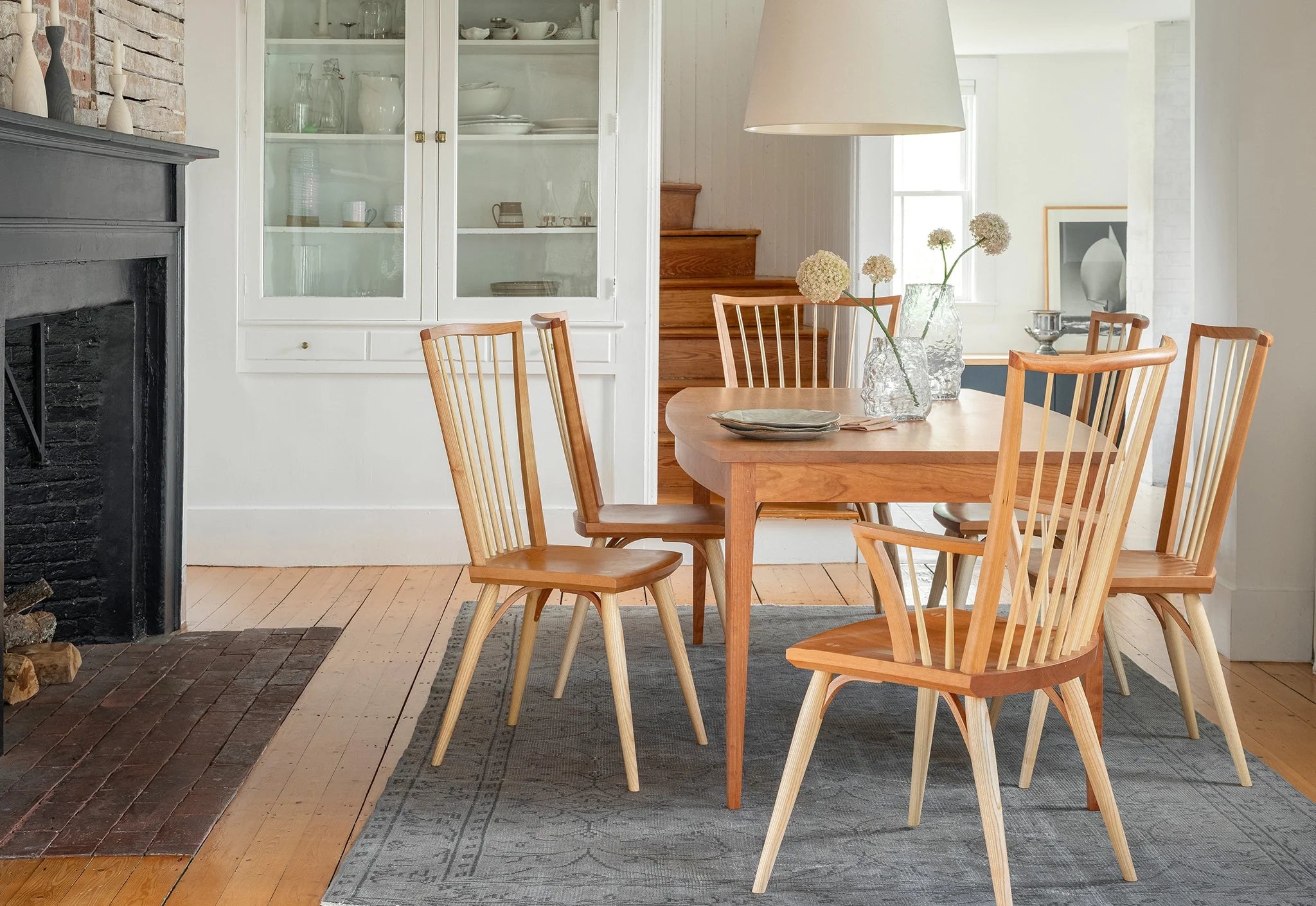 Chaise  - Dérivée avec audace de l'emblématique chaise Windsor anglaise, notre chaise trouve le parfait