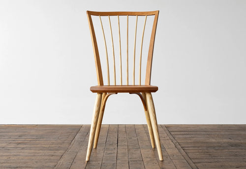 Chaise  - Dérivée avec audace de l'emblématique chaise Windsor anglaise, notre chaise trouve le parfait