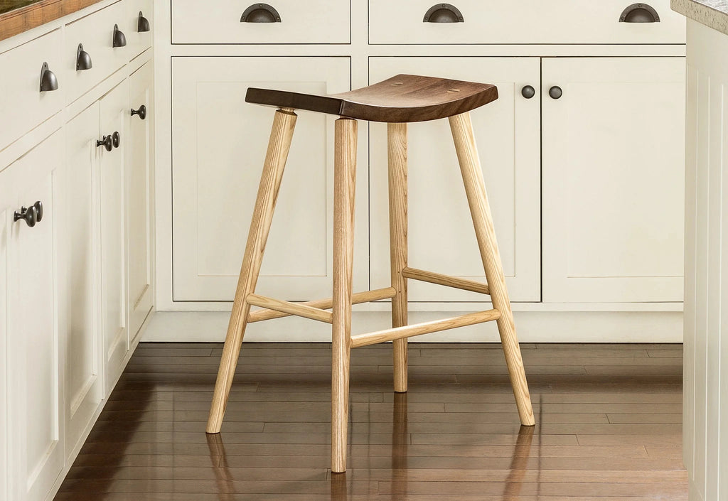 Tabouret Haut - Dimensions Largeur d'assise 38 cm Profondeur d'assise 30 cm Hauteur d'assise 70 cm Hauteur totale 70 cm