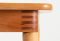 Table - Éloge de la simplicité des formes fonctionnelles, la table de salle à manger associe espaces ouverts et lignes droites pour