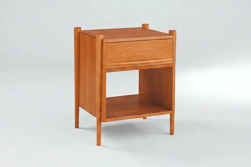 Table d'appoint Ellipse - Fabriquée avec des pieds tournés fuselés, la table d'appoint Ellipse utilise judicieusement le cerisier et le noyer