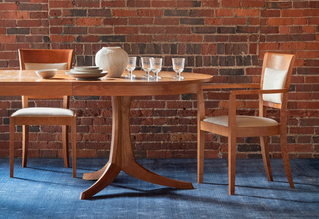 Table Georgetown - Double Piètement - La table Georgetown - Double Piètement repose sur une paire d'innovants pieds en bois dur