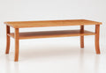 Table Basse - La table basse utilise des assemblages traditionnels, avec des tenons traversants clavetés formant une jonction visible