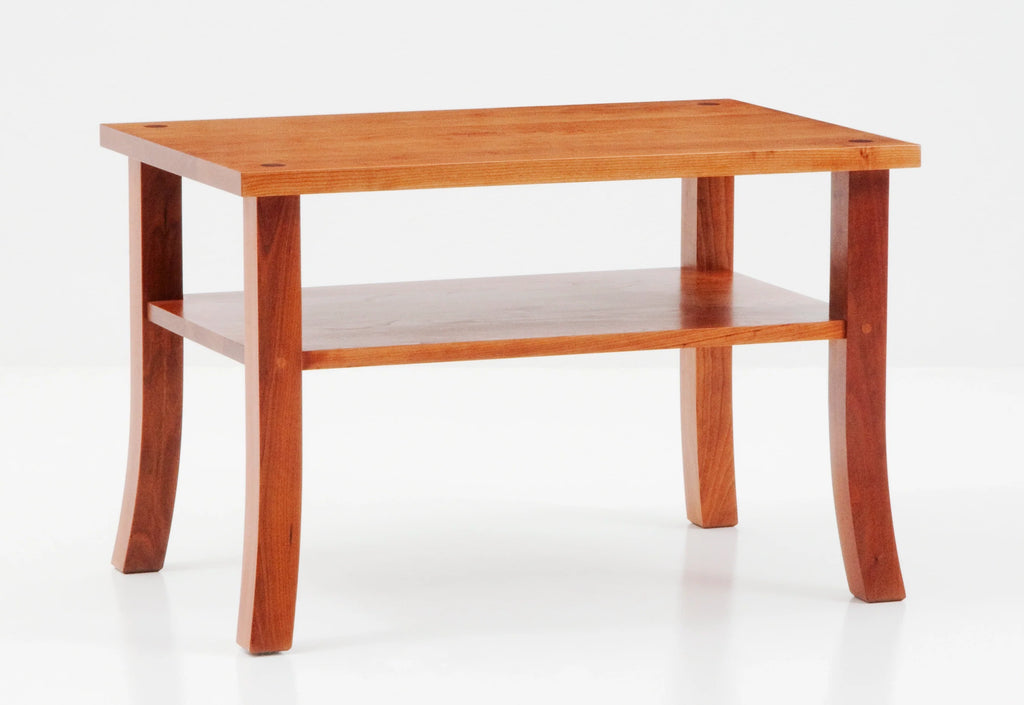 Table d'appoint - La table d'appoint s'inspire d'une chaise de véranda omniprésente après la Seconde Guerre mondiale.
