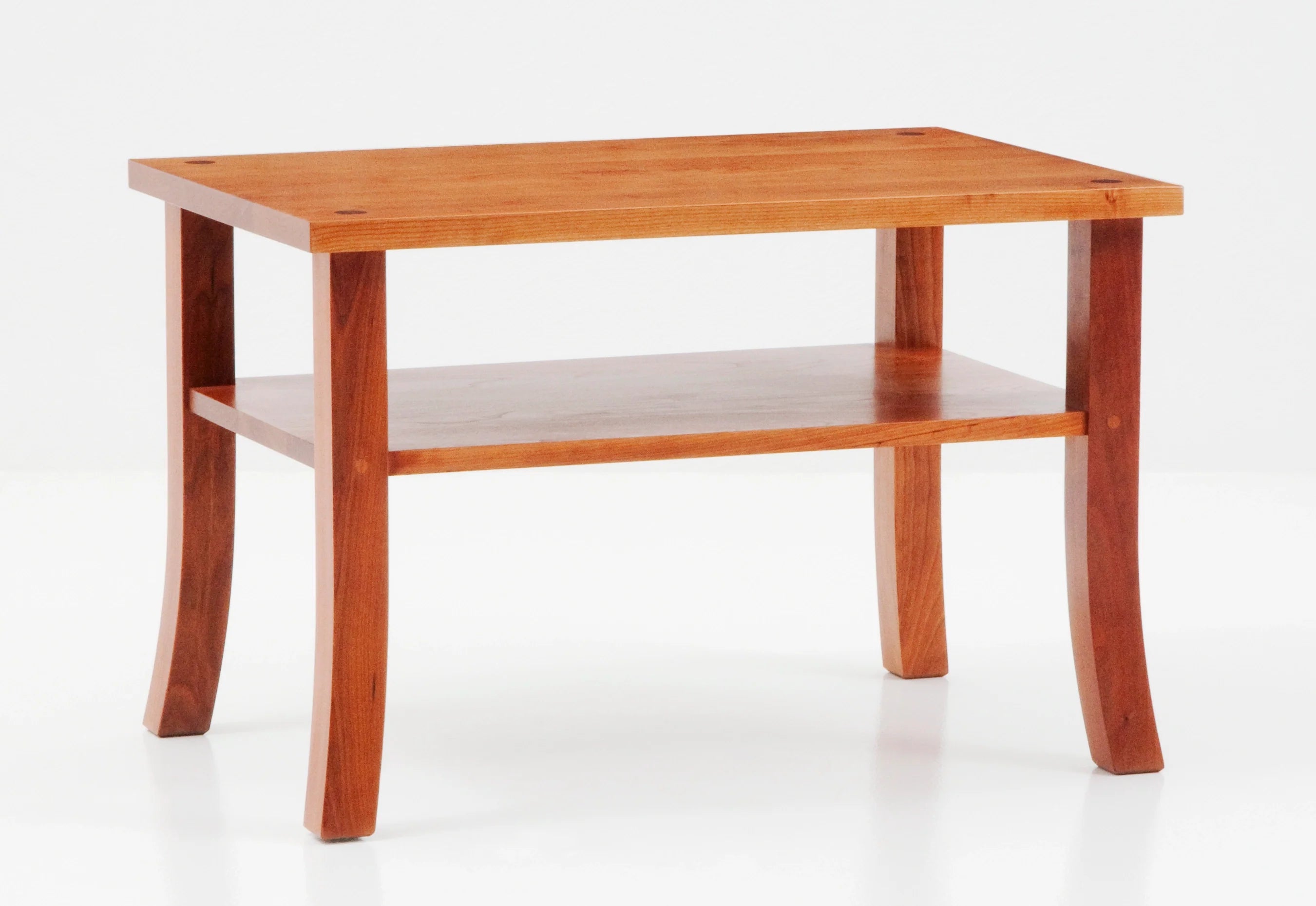 Table d'appoint - La table d'appoint s'inspire d'une chaise de véranda omniprésente après la Seconde Guerre mondiale.