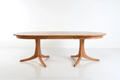 Table Georgetown - Double Piètement - La table Georgetown - Double Piètement repose sur une paire d'innovants pieds en bois dur