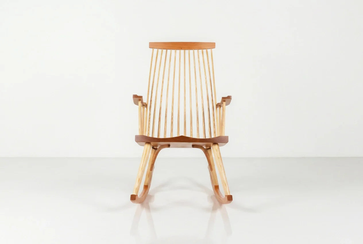Fauteuil à bascule New Gloucester - Le résultat est une intégration réfléchie du frêne et du cerisier ou du noyer avec des lignes simples, et