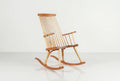 Fauteuil à bascule New Gloucester - Le résultat est une intégration réfléchie du frêne et du cerisier ou du noyer avec des lignes simples, et