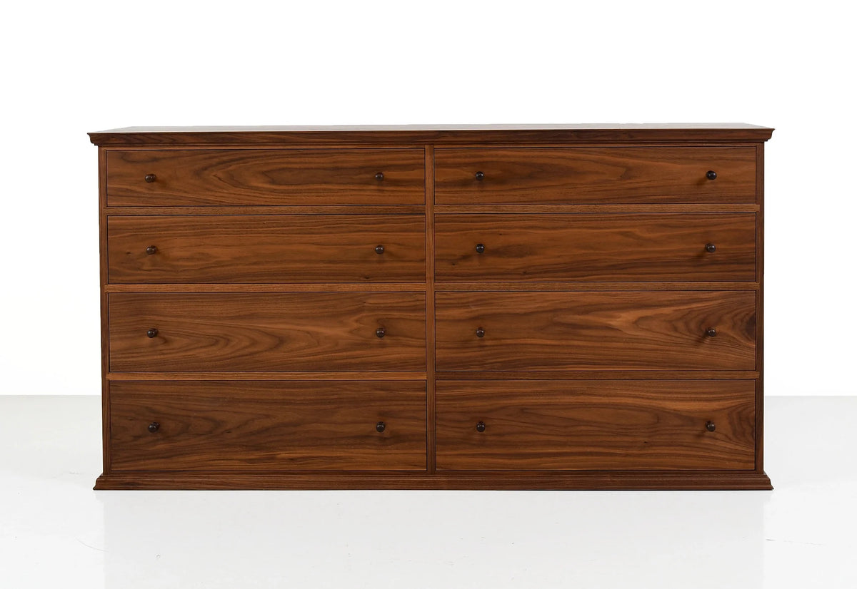 Commode à huit tiroirs – Inspirée par un design, notre commode à huit tiroirs est dépourvue d'ornementation, avec huit