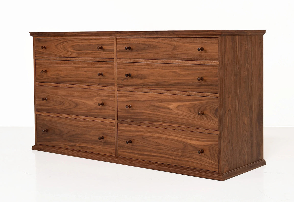 Commode à huit tiroirs – Inspirée par un design, notre commode à huit tiroirs est dépourvue d'ornementation, avec huit