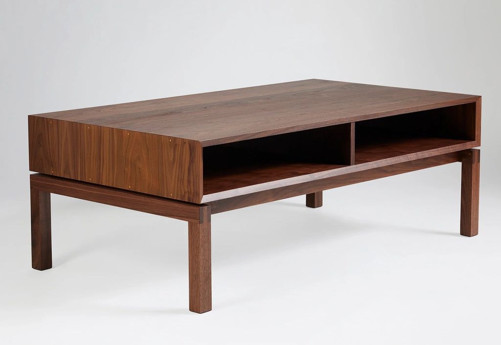 Table basse – living est conçue pour tirer le meilleur parti des lignes minimalistes tout en offrant un confort maximal.