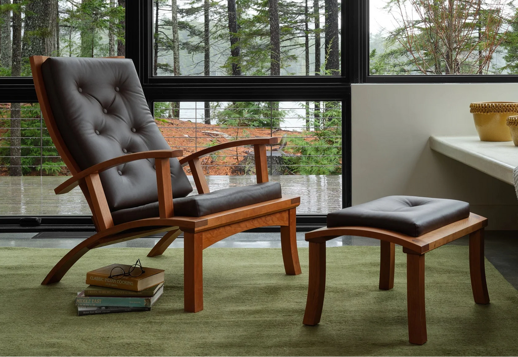 Chaise - Conçue pour épouser les courbes du corps humain et dotée d'un cuir capitonné doux comme de la soie, la bien nommée