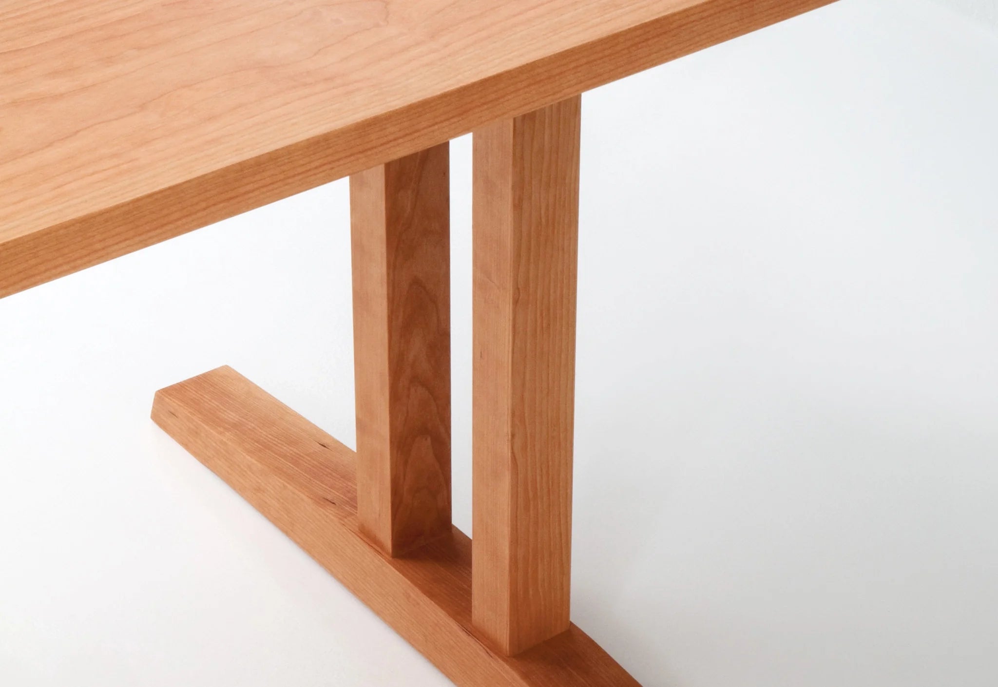 Table à tréteaux - La Table à tréteaux est une interprétation classique des tables de salle à manger de la communauté Shaker du début du XIXe siècle.