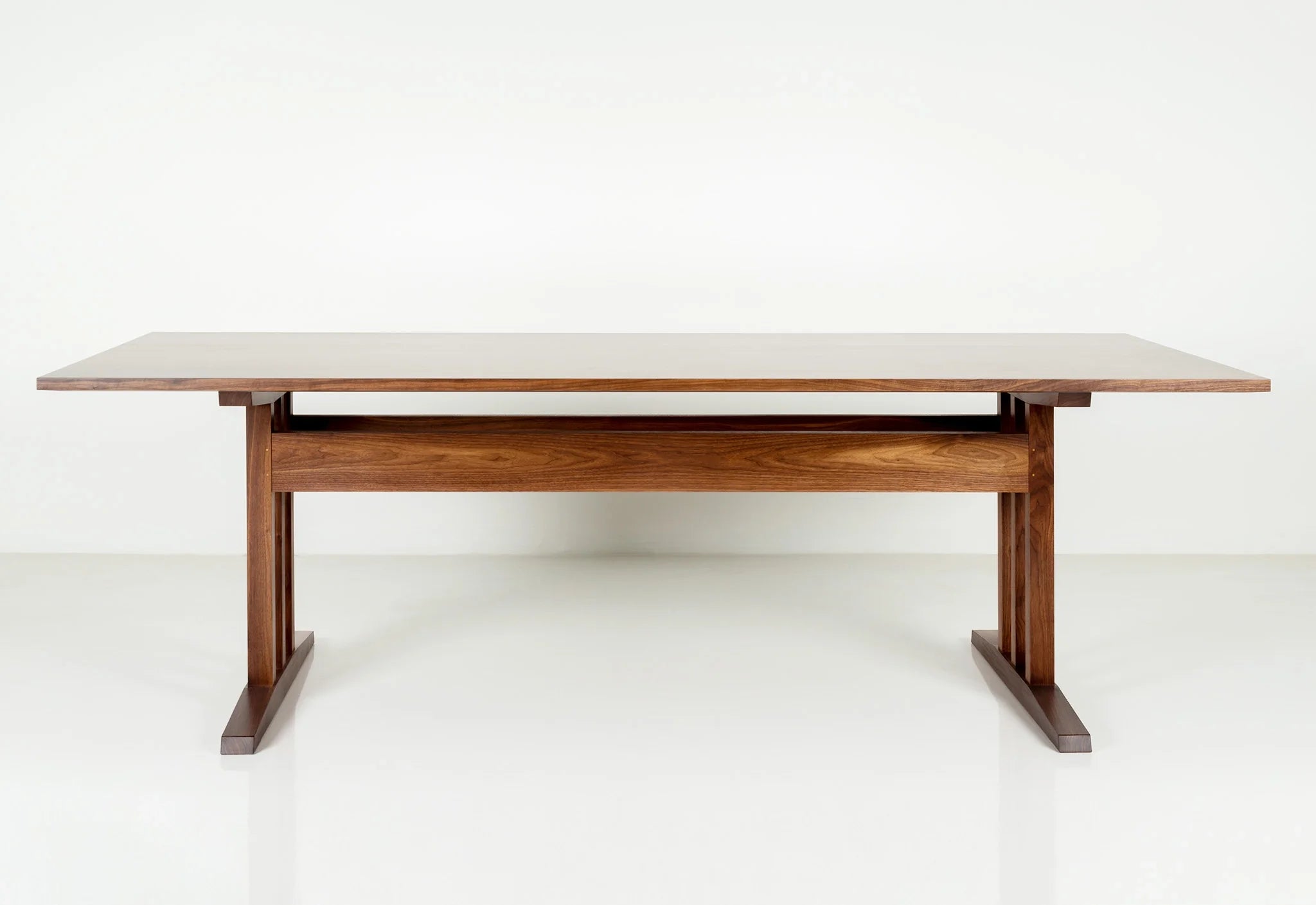 Table à tréteaux - La Table à tréteaux est une interprétation classique des tables de salle à manger de la communauté Shaker du début du XIXe siècle.