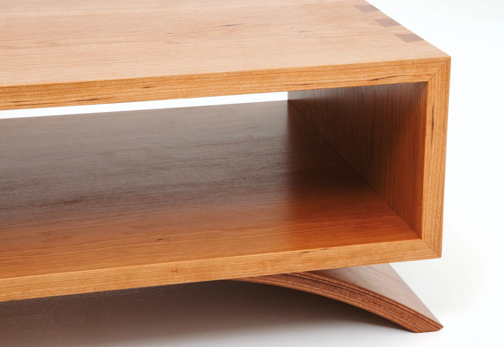 Table basse - La table basse simple à quatre côtés est un support pratique pour vos lectures ou tout autre assortiment de