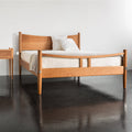 Lit Ellipse - Caractérisé par sa sobriété, son design s'inspire du mobilier créé à partir de la période suivant